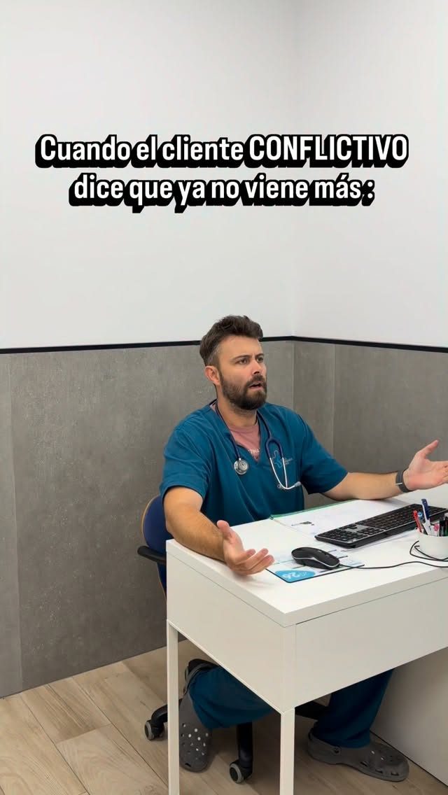 Instagram post from clinicaveterinariagolevet. This post is in position 2.