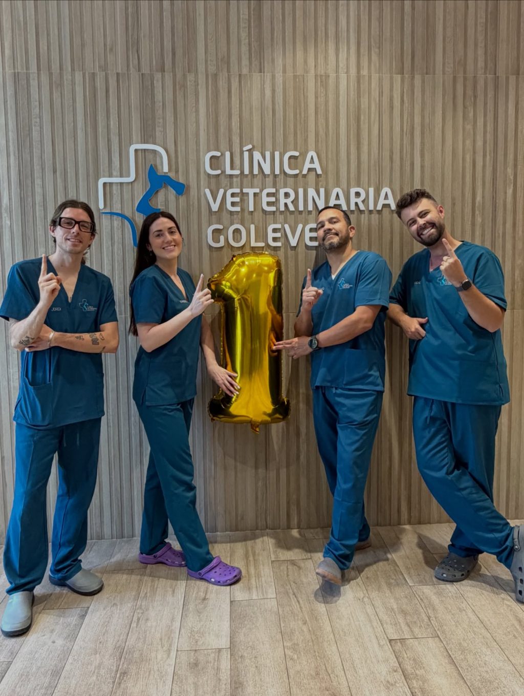 Instagram post from clinicaveterinariagolevet. This post is in position 3.